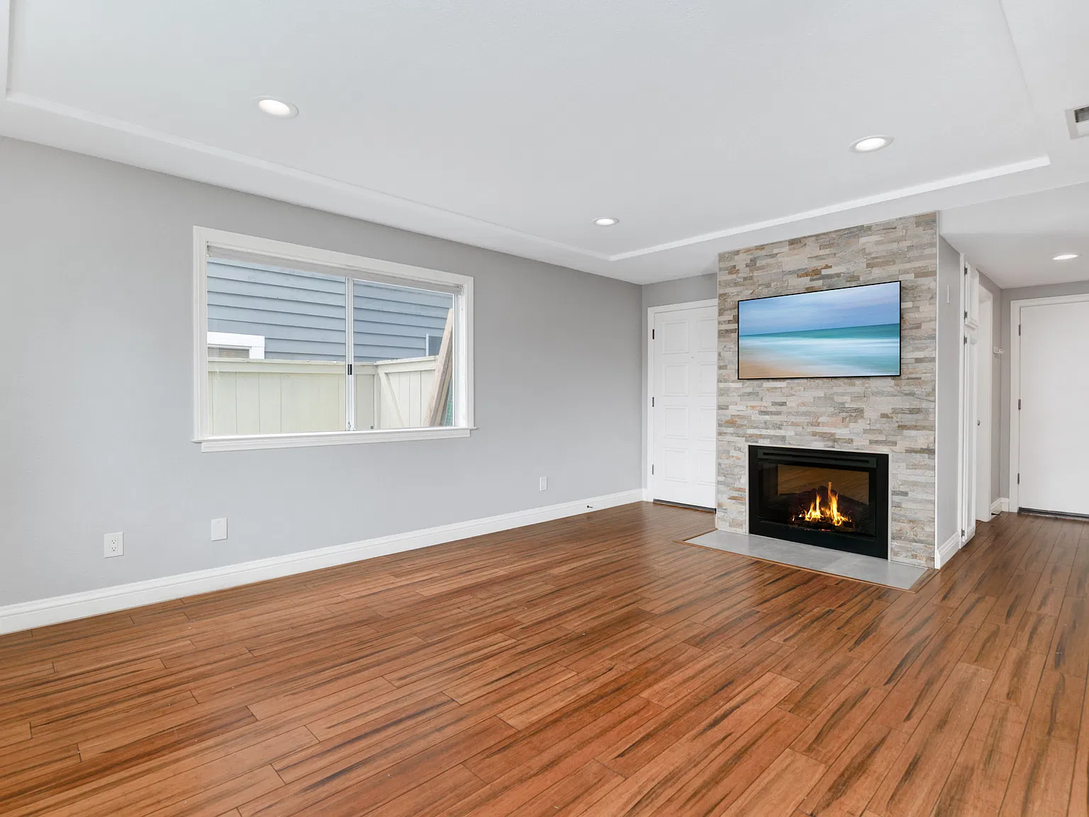 418 Summer View Cir — Photo 2