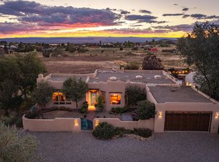 9 Latilla Ln, Arroyo Seco, NM 87529