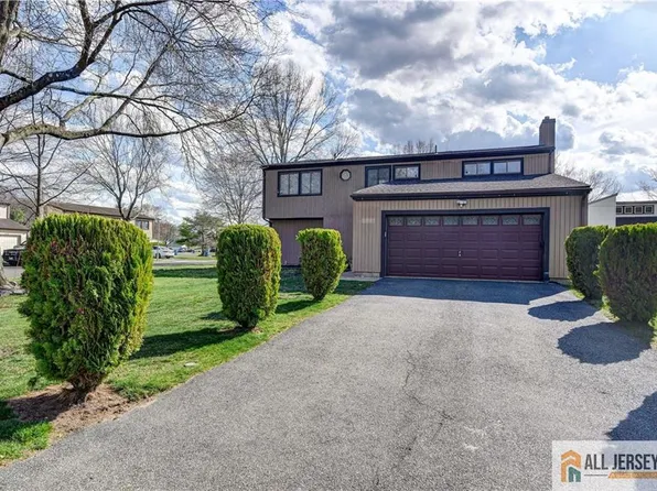 139 Dawn Ct, Old Bridge, NJ 08857