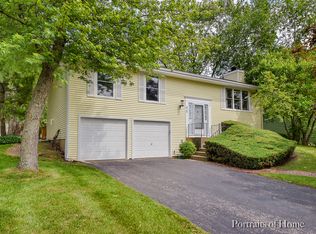 415 N Glengarry Dr, Geneva, IL 60134