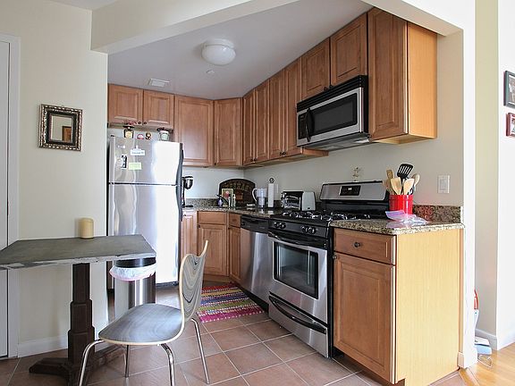 3rd image of 54 Orchard St APT 2D