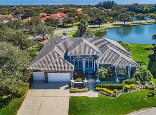 998 Lake Placido Ct NE, Saint Petersburg, FL 33703