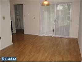 4th image of 8 Patrick Henry Ct