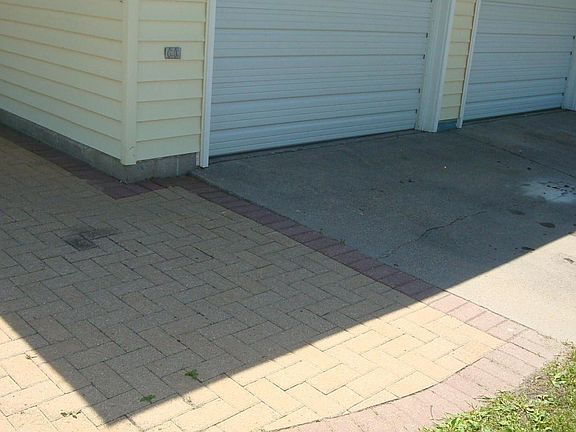 3rd image of 838 Great Plains Ct