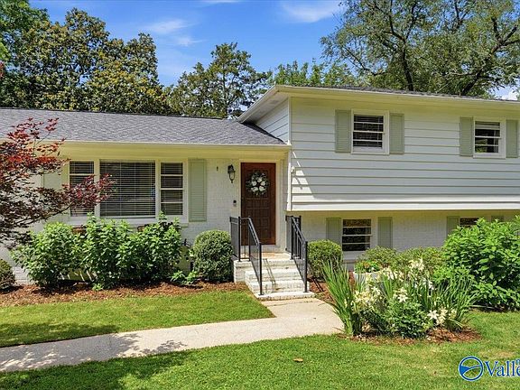 3rd image of 2806 Briarwood Dr SE