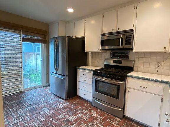4th image of 700 E Lake Dr Unit 5