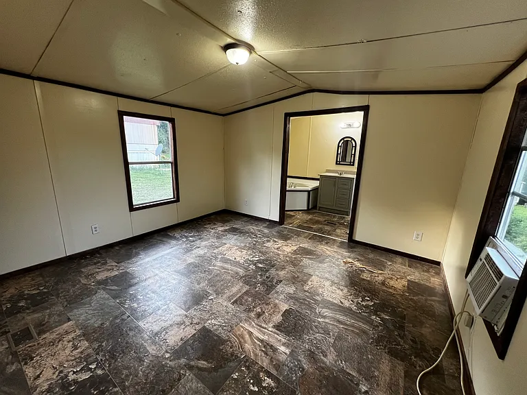 322 Woodmarsh Ln — Photo 5