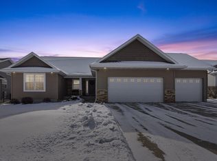 4301 Sonoma Dr, Cedar Falls, IA 50613