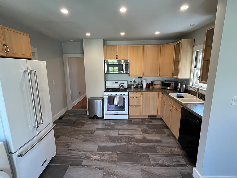 1813 Larkin Way — Photo 11