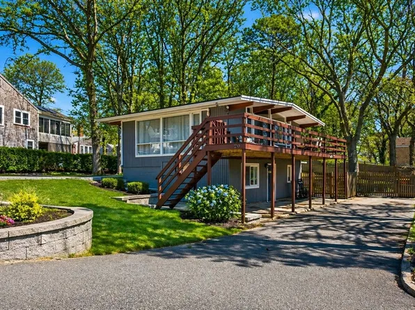 20 Longview Dr, Yarmouth Port, MA 02675