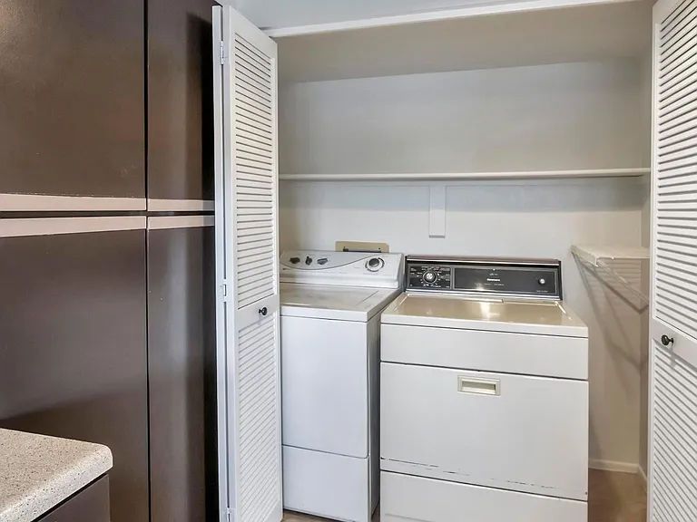 154 W 5th St #250 — Photo 12