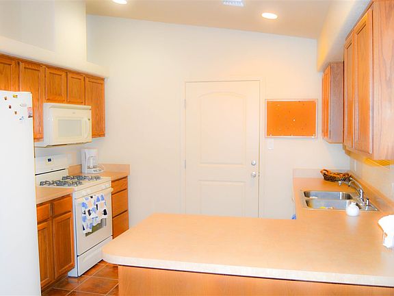 4th image of 13743 E 44th Dr