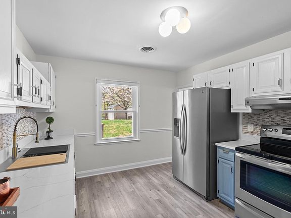 4th image of 1309 Highland Dr
