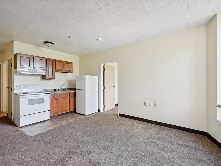 Franklin Park Apartments — Photo 12