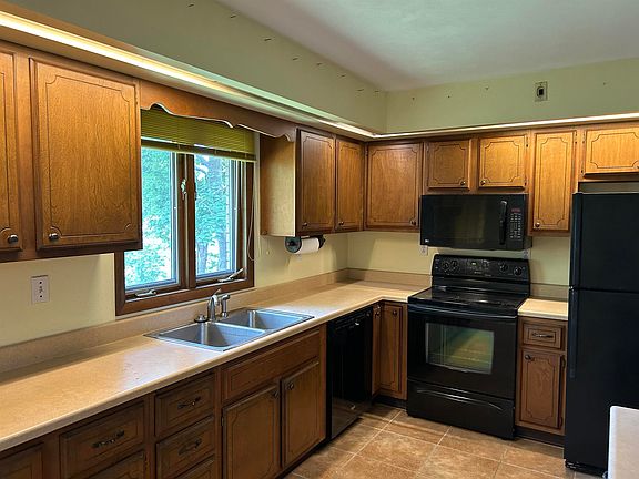2nd image of 3155 Saint Anne Dr