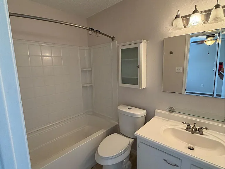 18210 Almonte Ln — Photo 19