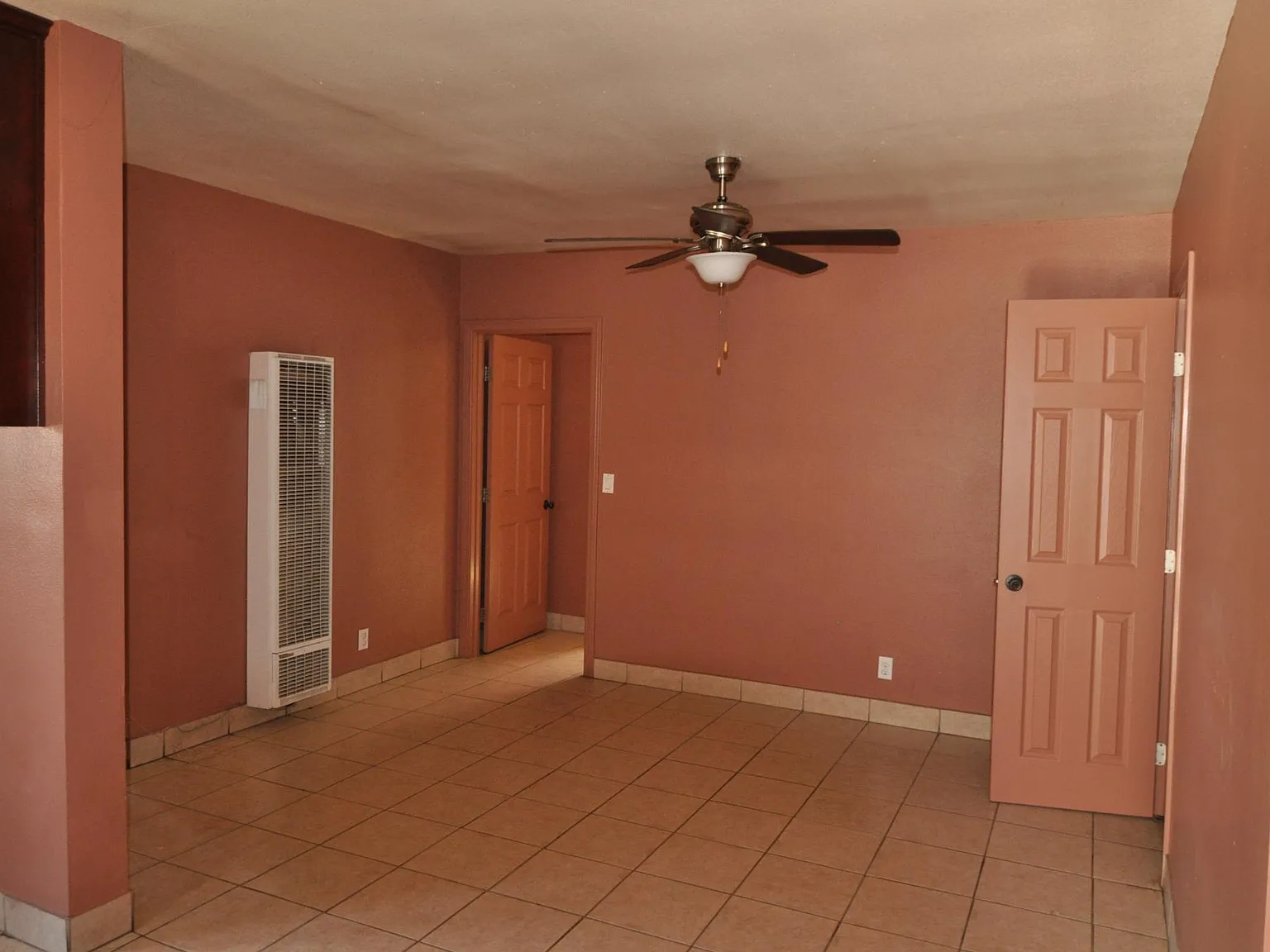 6125 S Hobart Blvd — Photo 3
