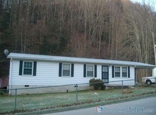 809 Big Branch Rd, Bluefield, VA 24605