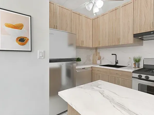 23-22 30th Road image 5 of 37