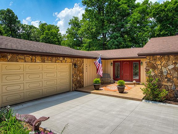 4th image of 1085 S Melody Ln