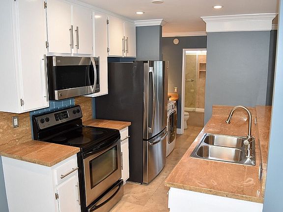 5th image of 2884 Sawtelle Blvd