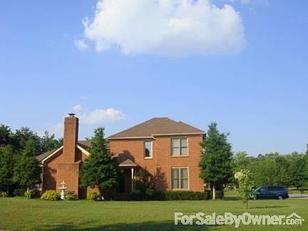 5th image of 601 Glen Oaks Dr