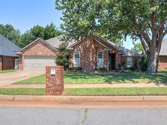 2nd image of 801 Colony Dr