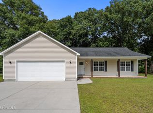 112 Fodder Dr, Hubert, NC 28539