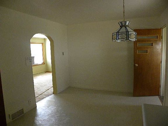 5th image of 601 Walker St