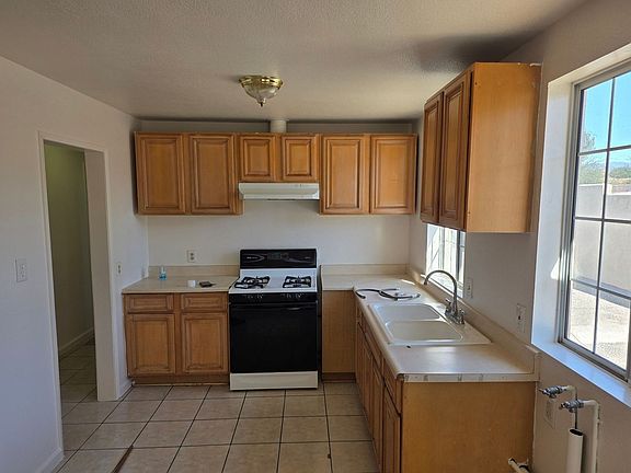 2nd image of 16594 Orange Way #4