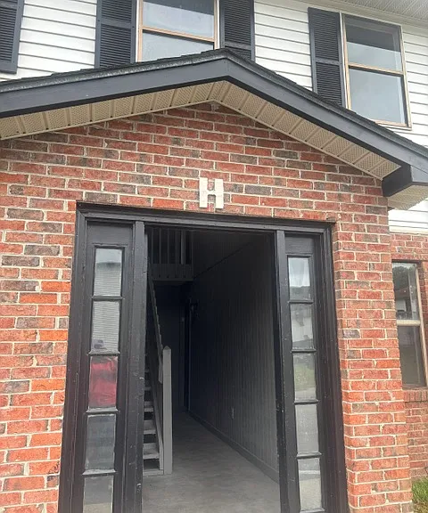 210 Shipman Rd — Photo 1