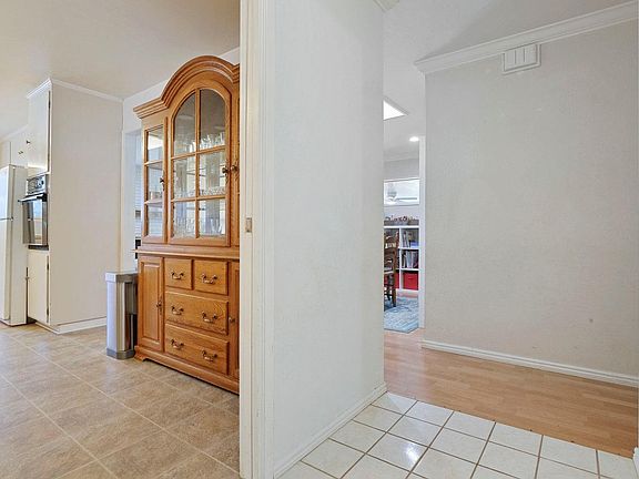 3rd image of 1818 McDowell Ct
