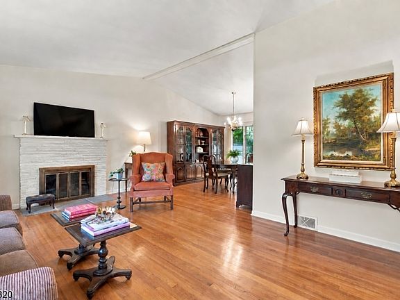 5th image of 87 Orion Rd