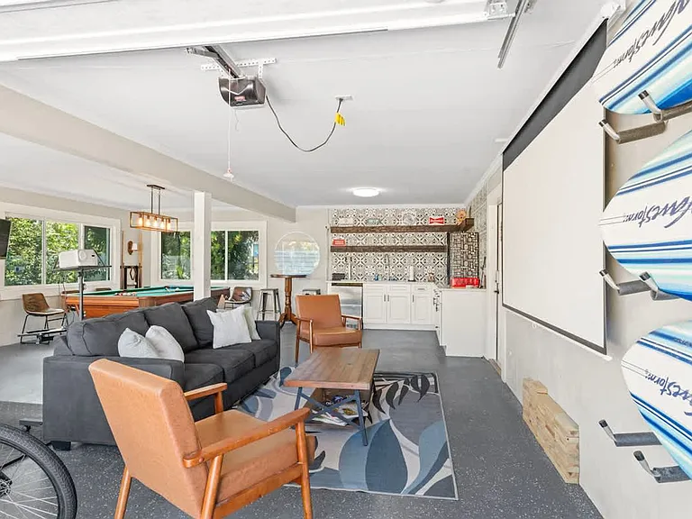 Building's Lounge