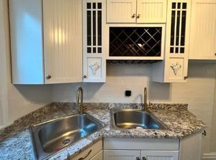 1117 Doughty Blvd APT 1, Lawrence, NY 11559