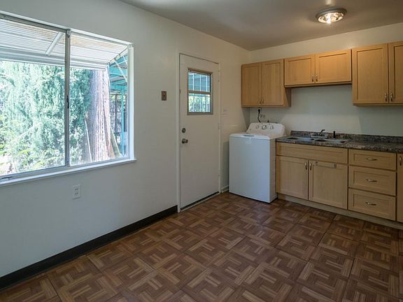 4th image of 1627 Babero Ave