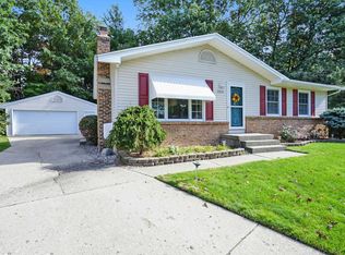 2313 Knollview St SW, Wyoming, MI 49519