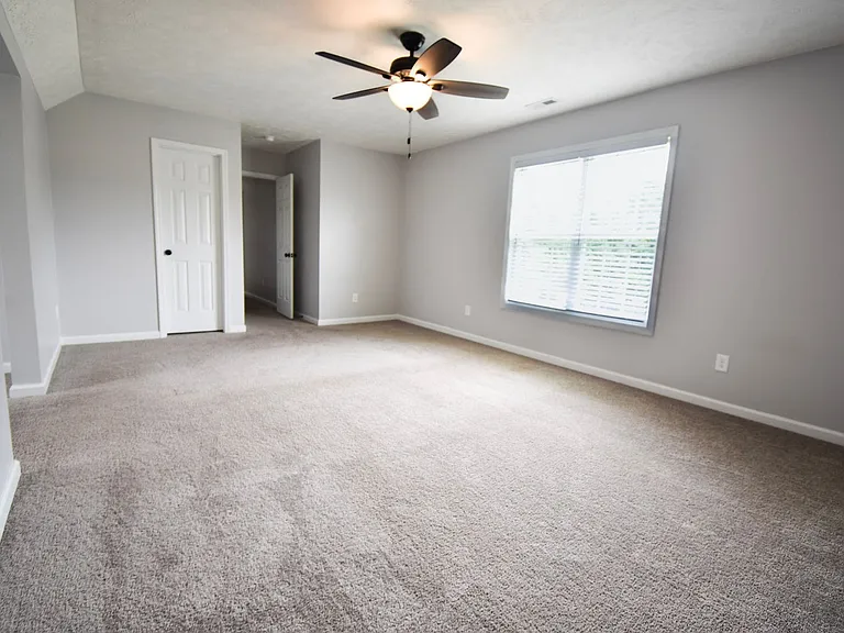 135 Lenoir Dr — Photo 16
