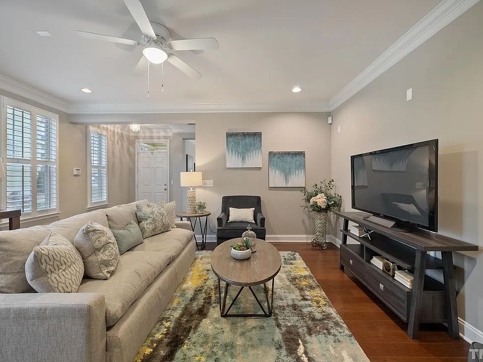 1st image of 2111 Freeport Dr