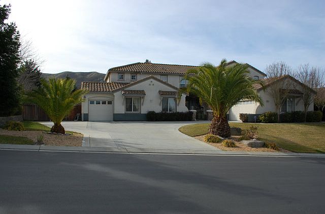 1st image of 895 Via Vaquero Norte
