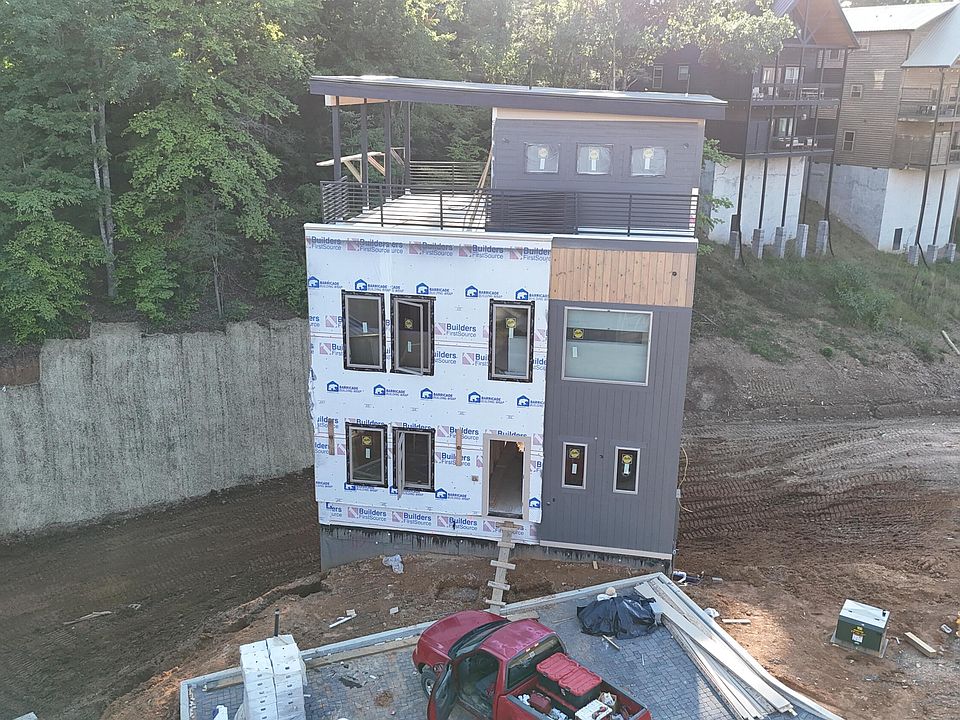 1st image of 432 Hatchet Way