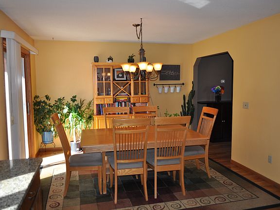 5th image of 2743 21st Ave S