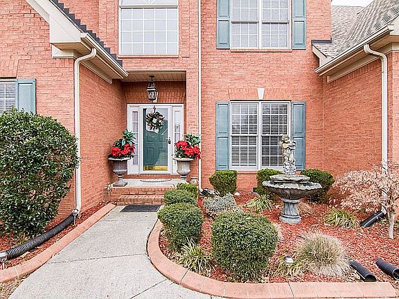 2nd image of 2717 Marilyn Ct