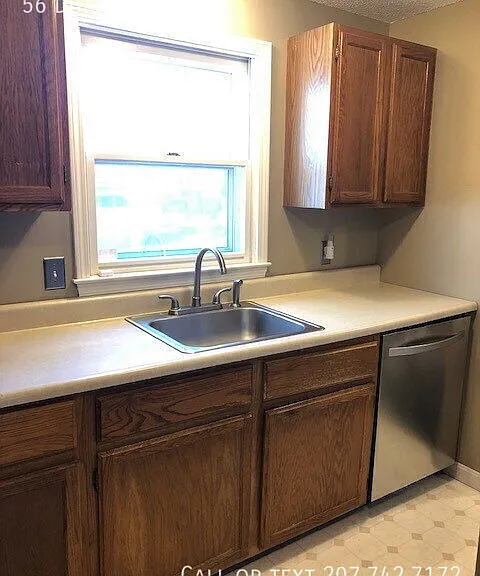 56 Durham Rd #13 — Photo 6