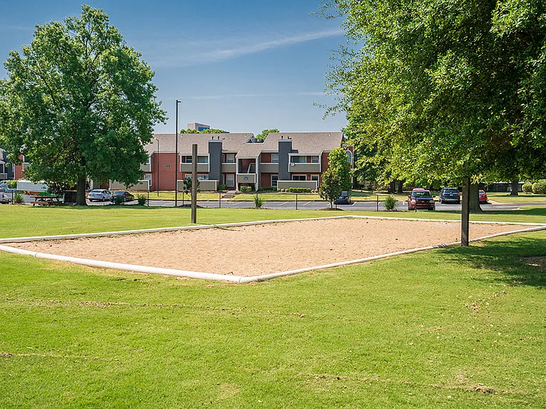 Riverchase Apartments — Photo 17