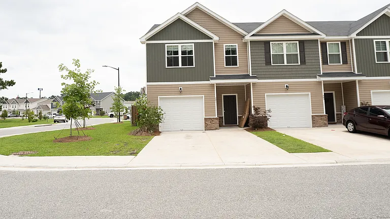 481 Governor Treutlen Cir — Photo 2