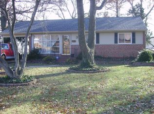 604 Santen Dr, Saint Louis, MO 63123