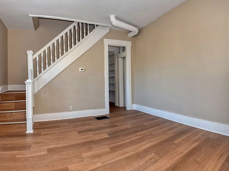 1247 Wright St — Photo 8