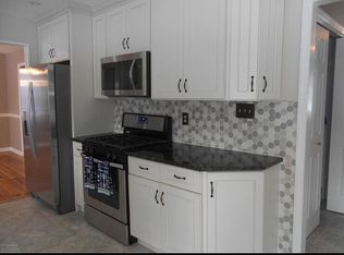 8 Tudor Rd, Freehold, NJ 07728