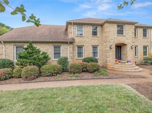 1720 Lovetts Pond Ln, Virginia Beach, VA 23454